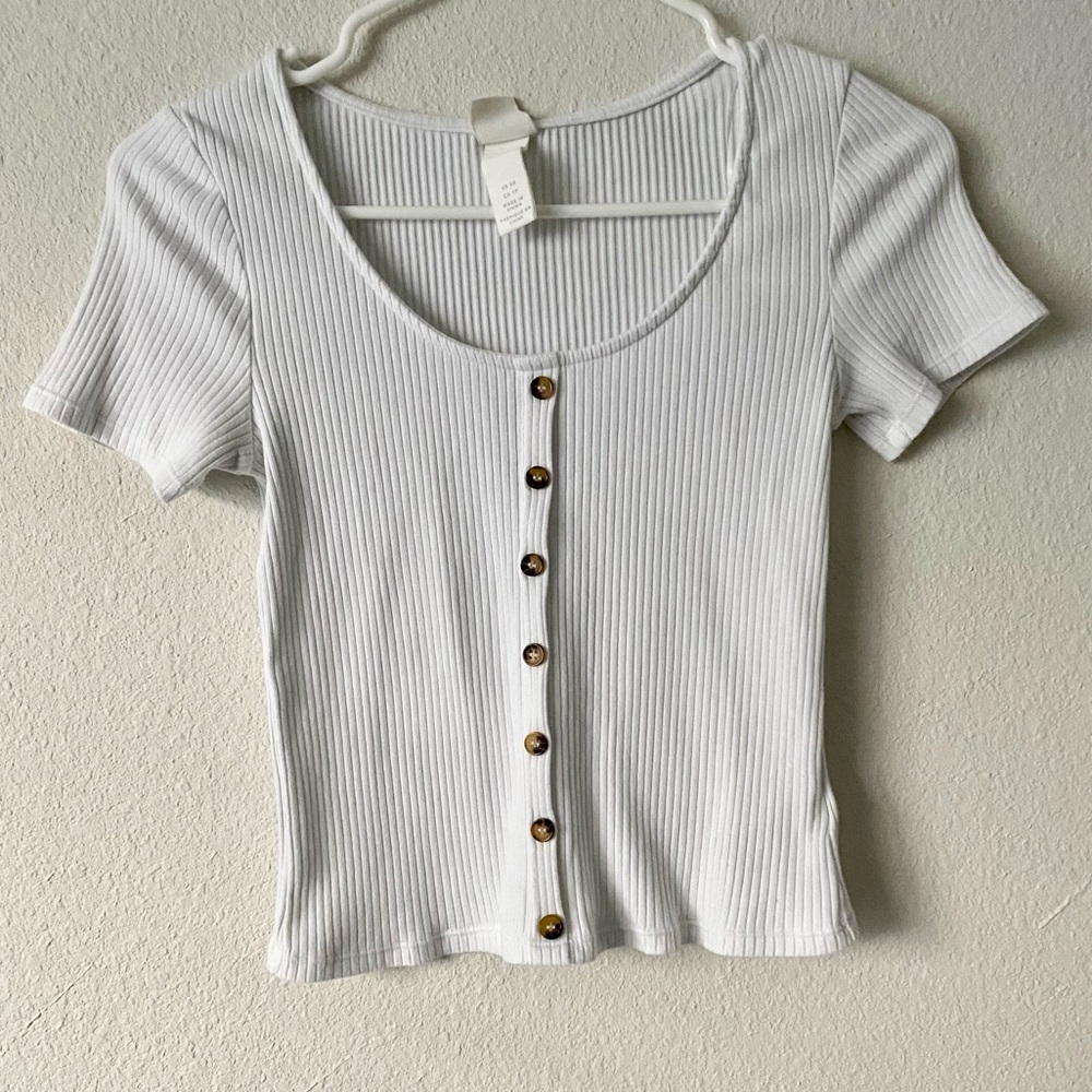 H&M Ribbed top with buttons